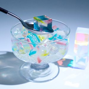 「プリズムあんみつ」の提供のお知らせ
